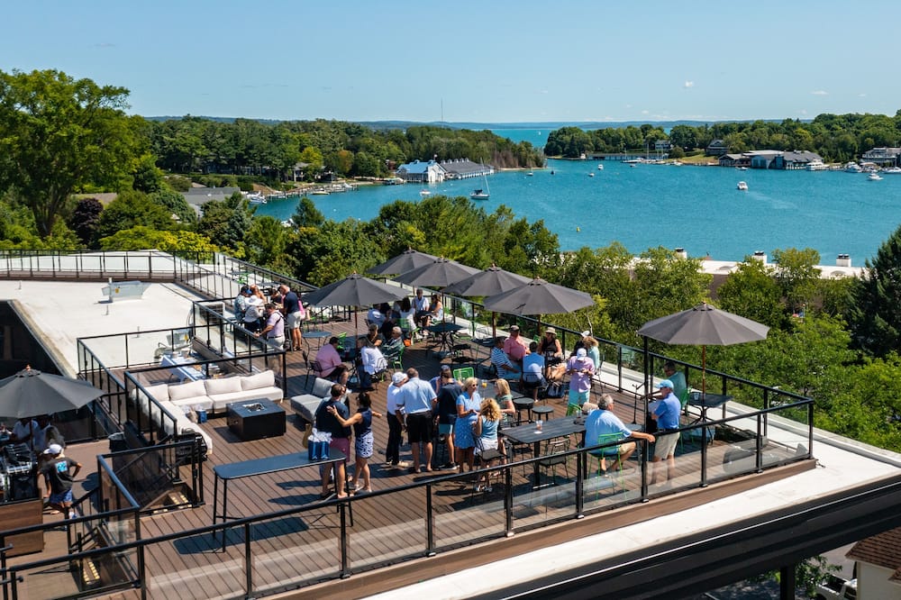 The Earl of Charlevoix 写真