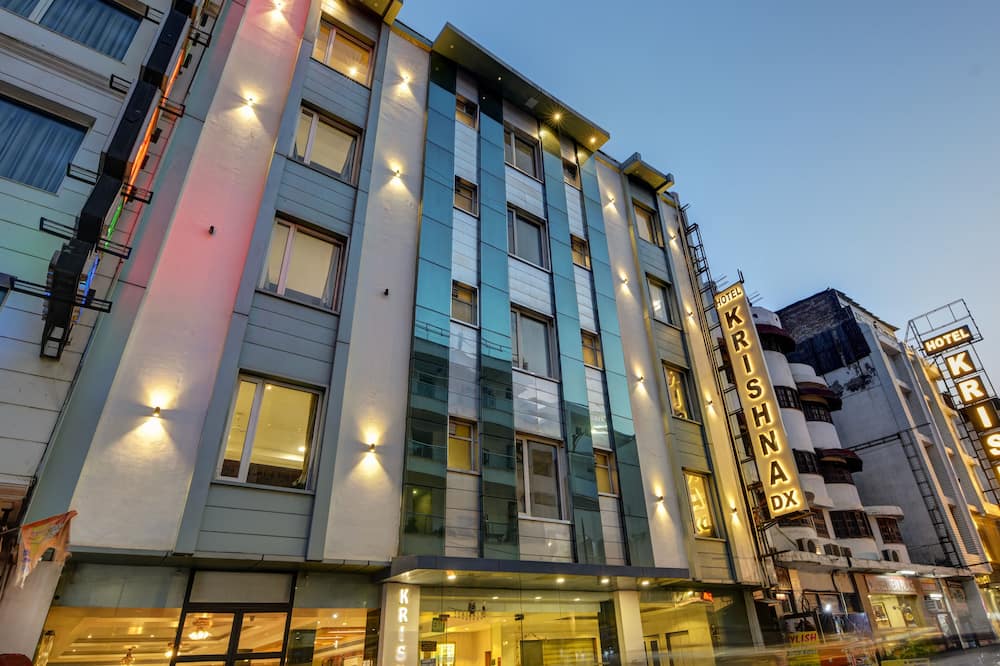 ホテル クリシュナ デラックス 写真