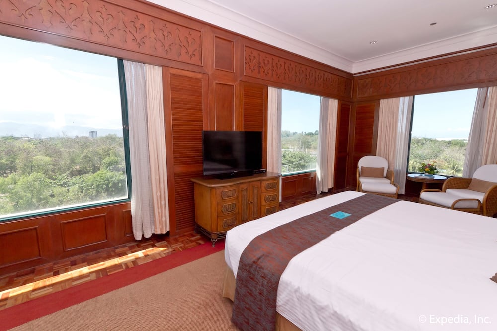 ウォーターフロント エアポート ホテル アンド カジノ マクタン 写真