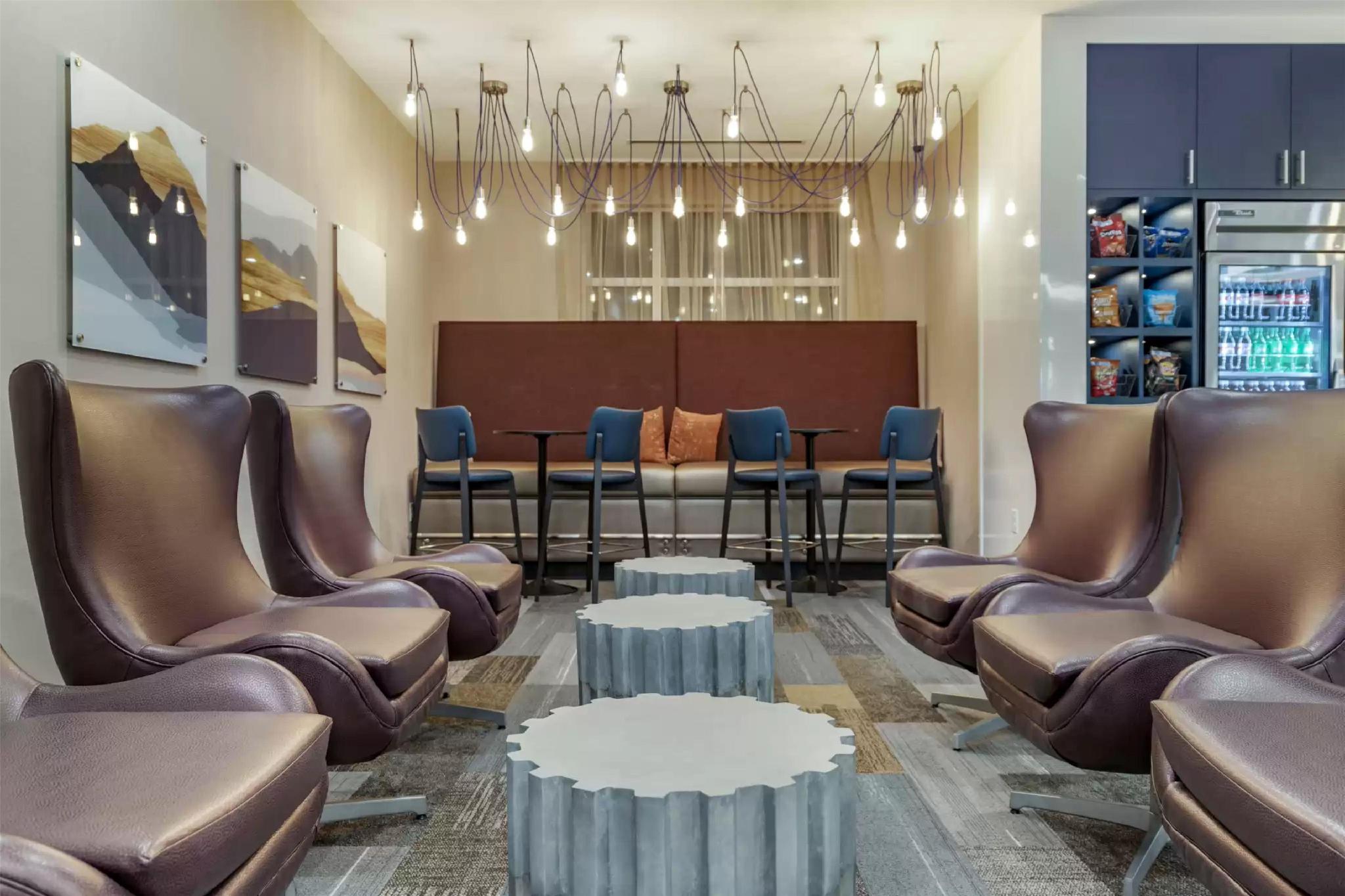 DoubleTree by Hilton Greenville Woodruff Road 写真