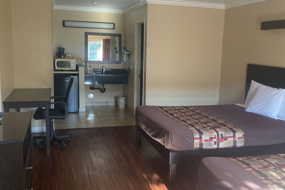 アナハイム アストリア イン アンド スイーツ 写真