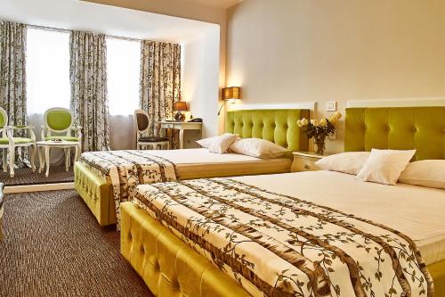 コンチネンタル フォーラム アラド 写真