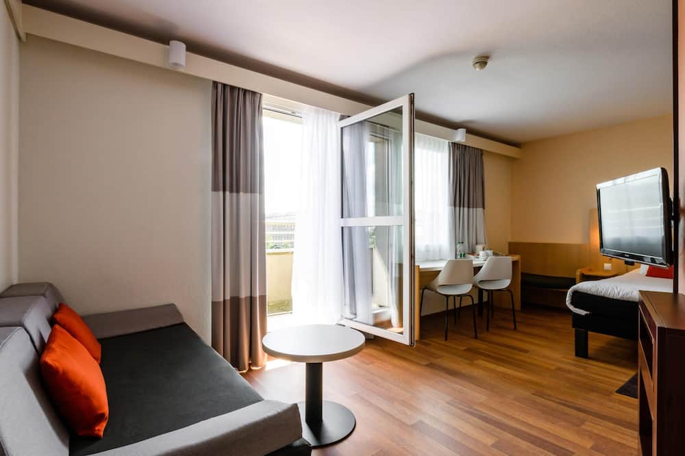 イビス ワルシャワ スタレミャスト ホテル 写真