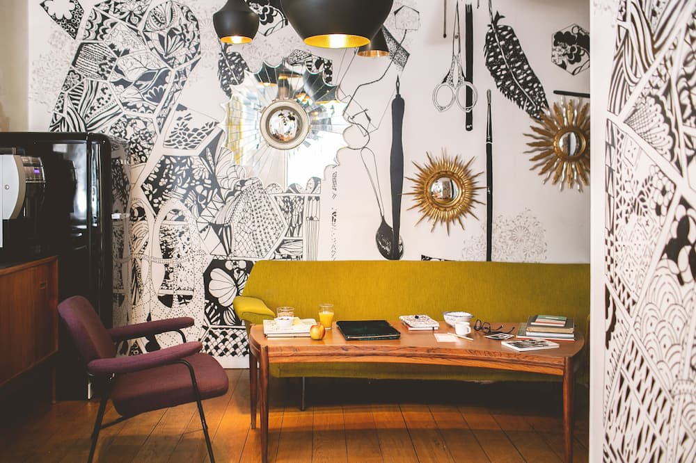 ホテル クレヨン 写真