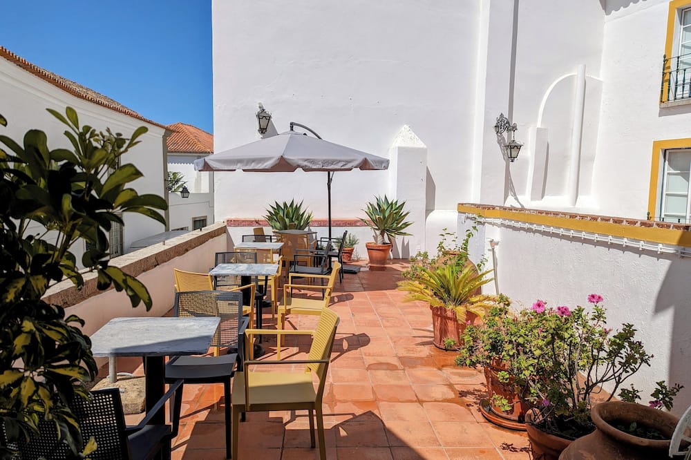 ホテル ソラー デ モンファリム 写真