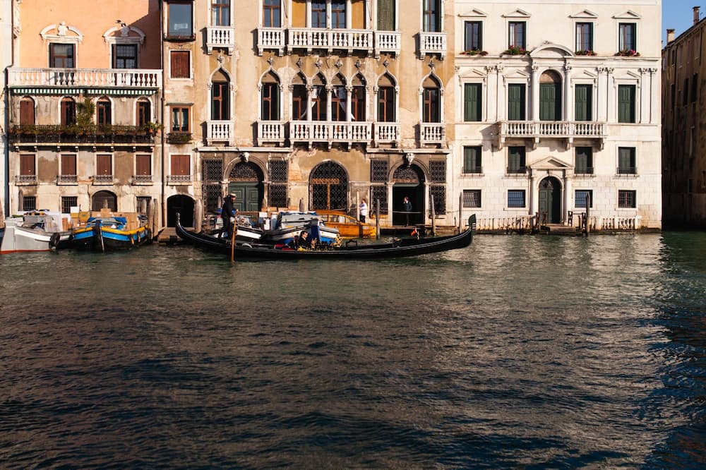 ロカンダ アイ サンティ アポストリ 写真