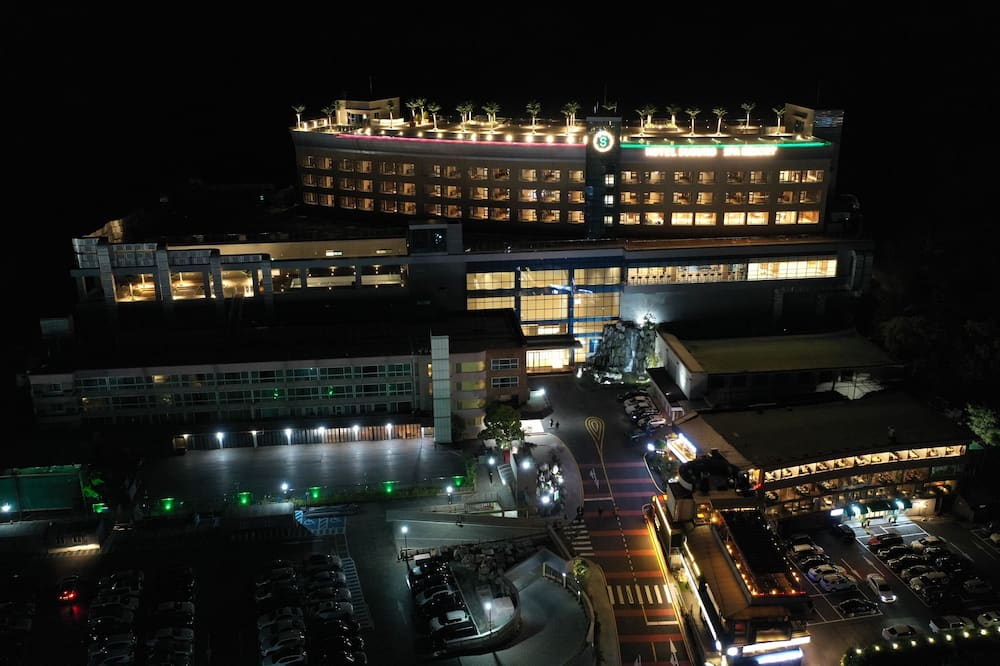 ホテル ススン 写真