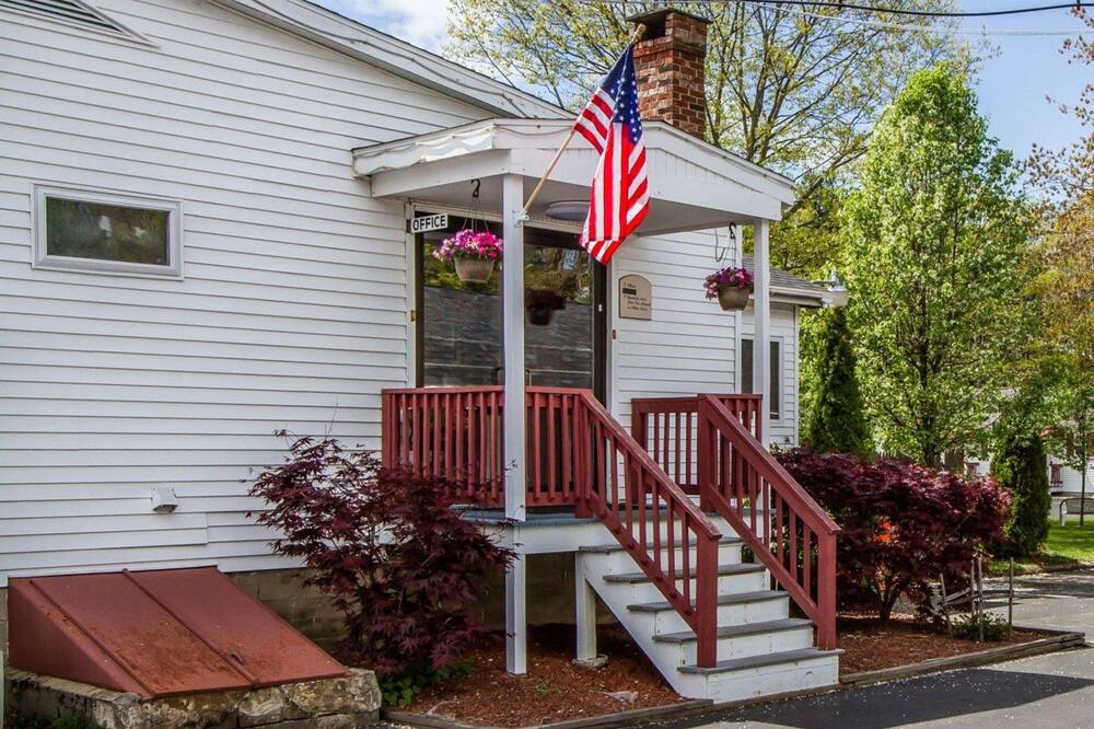 ロードウェイ イン & スイーツ ブランズウィック ニア ハイウェイ 1 写真