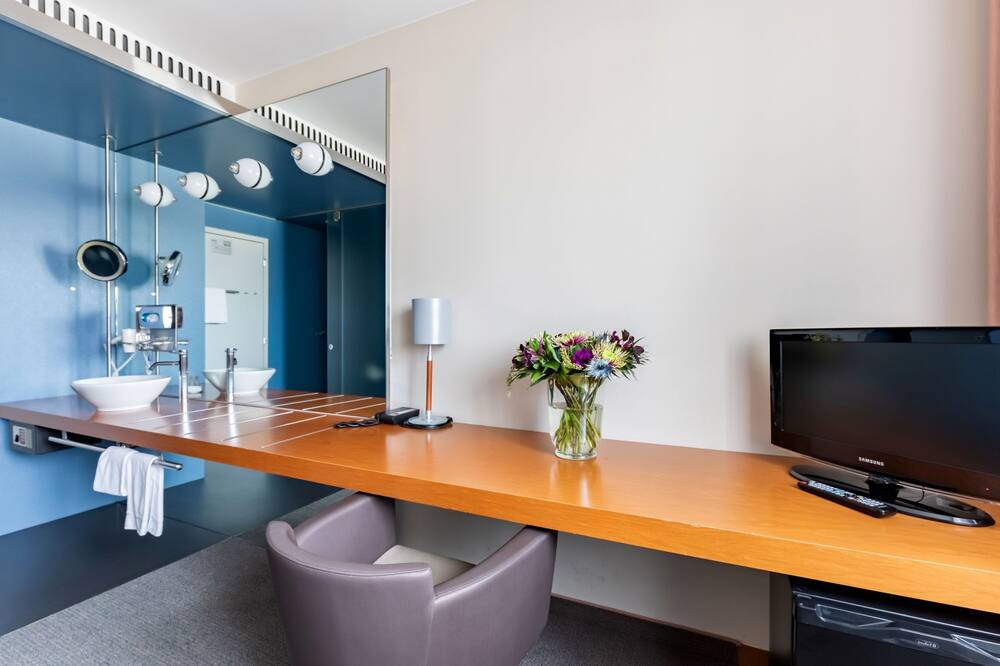 ホテル コルナヴァン 写真