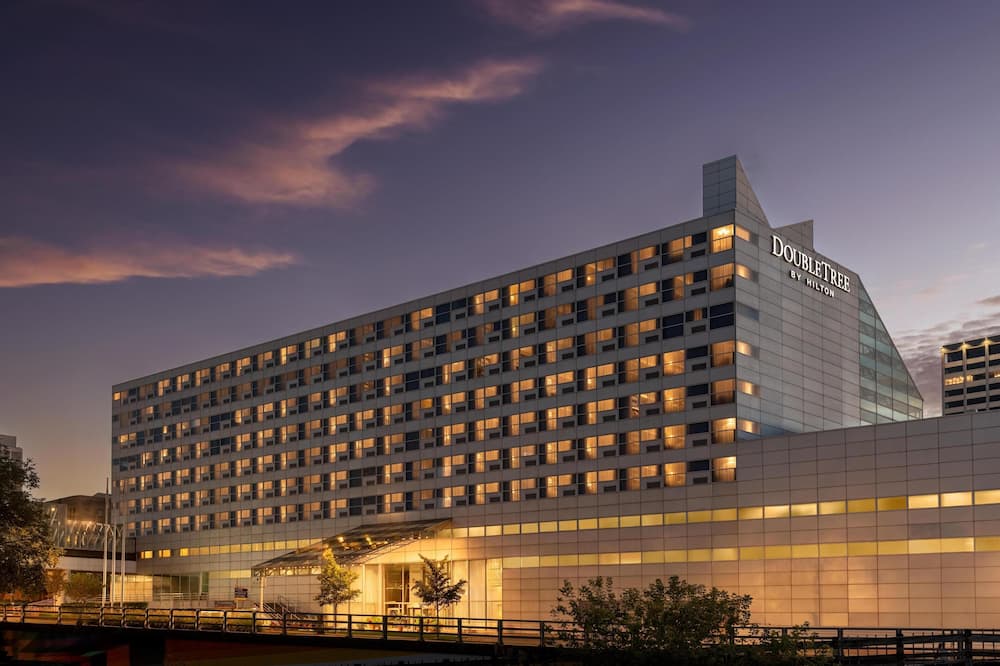 ダブルツリー バイ ヒルトン サウス ベンド 写真