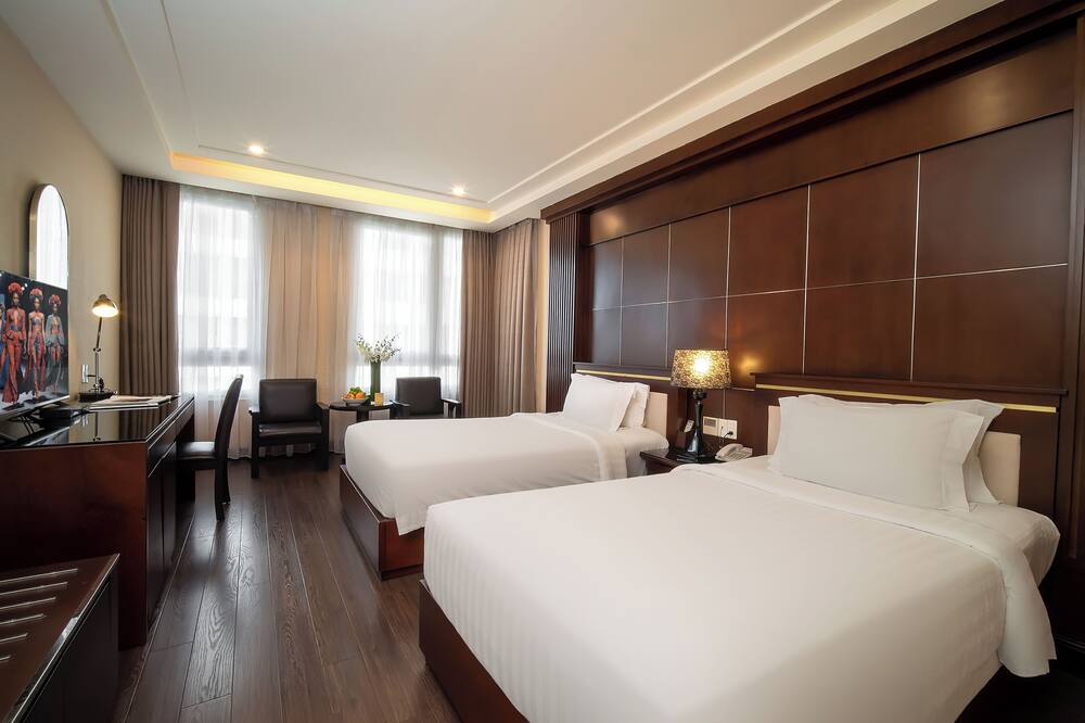 ニャット ハ ロペラ ホテル 写真