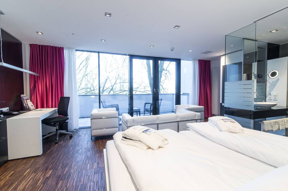 ホテル シュロス モンタバウアー 写真