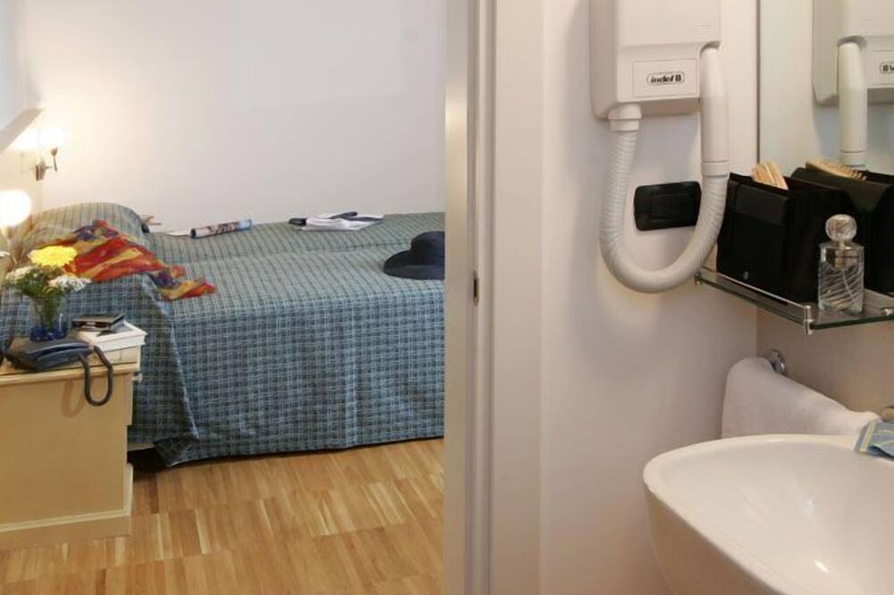 ホテル マリー 写真