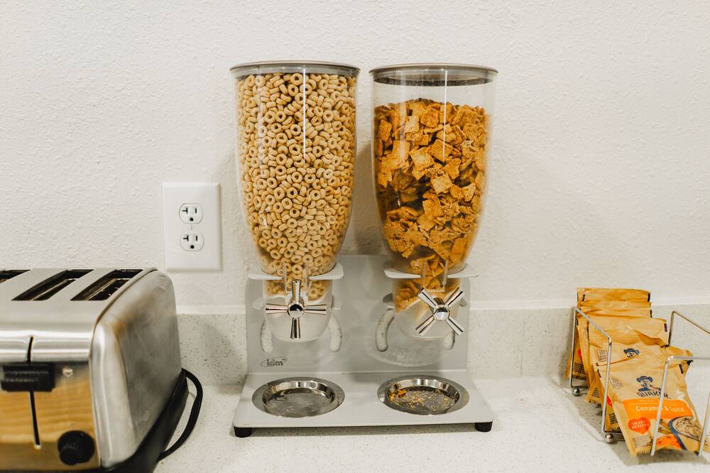 クオリティ イン & スイーツ モンティセロ 写真