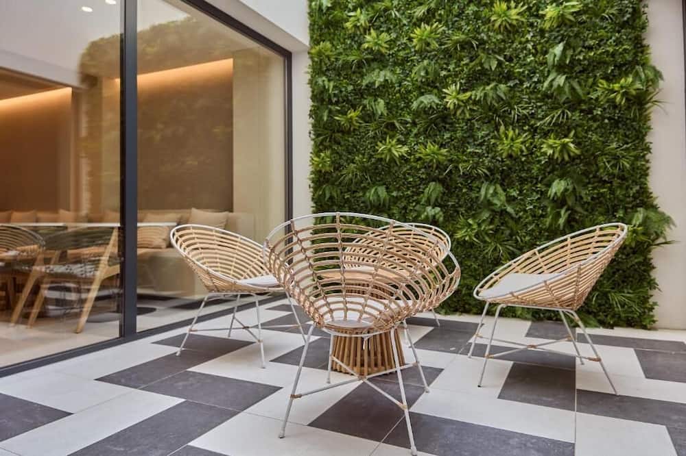 オミッド サルダーニャ ホテル 写真