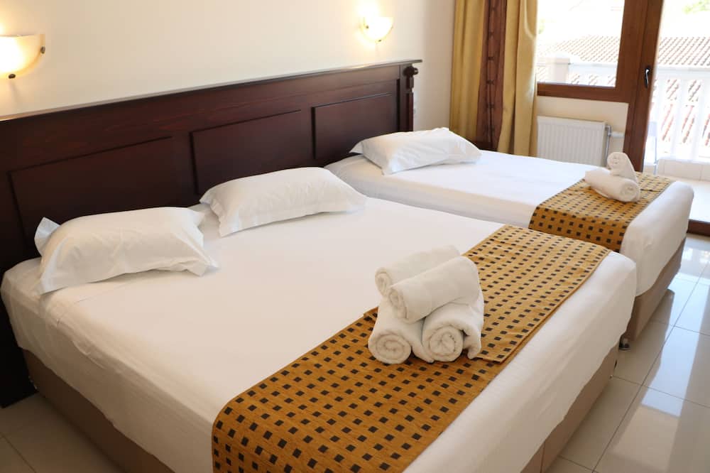 Hotel Kosta Famissi 写真