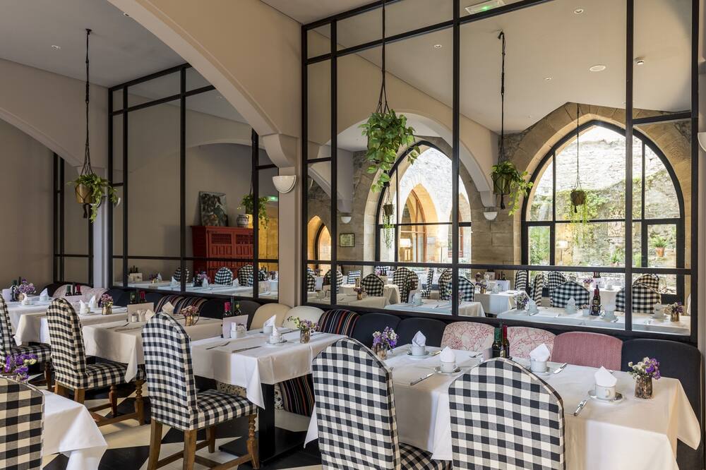 パラドール デ オンダリビア 写真