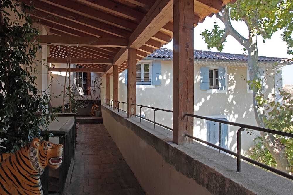 ラ メゾン シュル ラ ソルギュ - エスプリ ドゥ フランス 写真