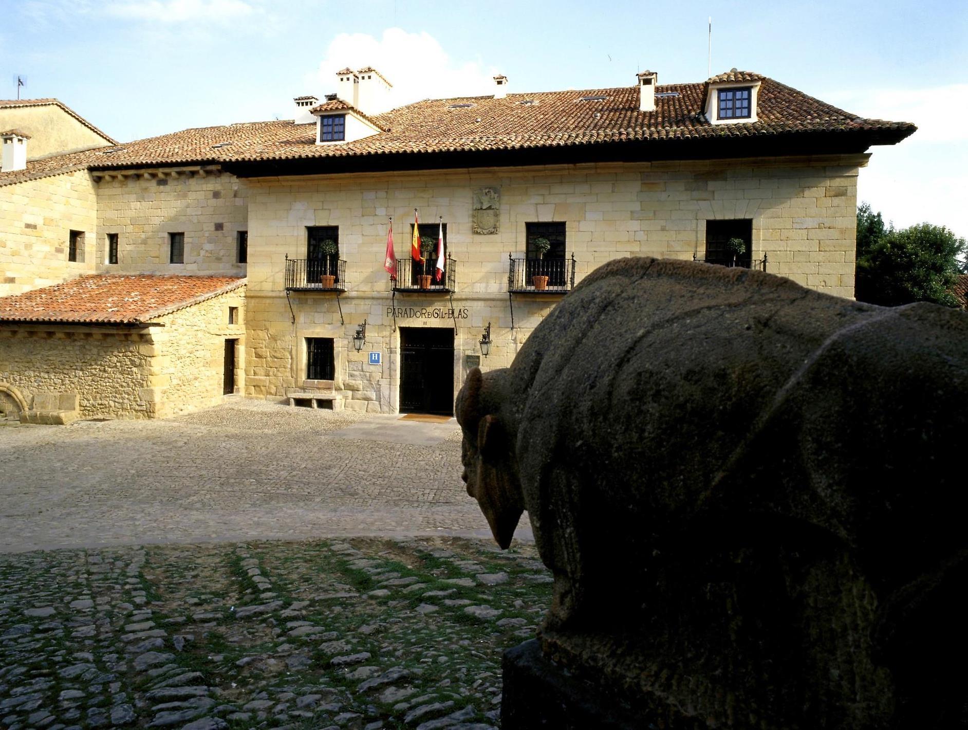 パラドール デ サンティジャーナ デル マール 写真