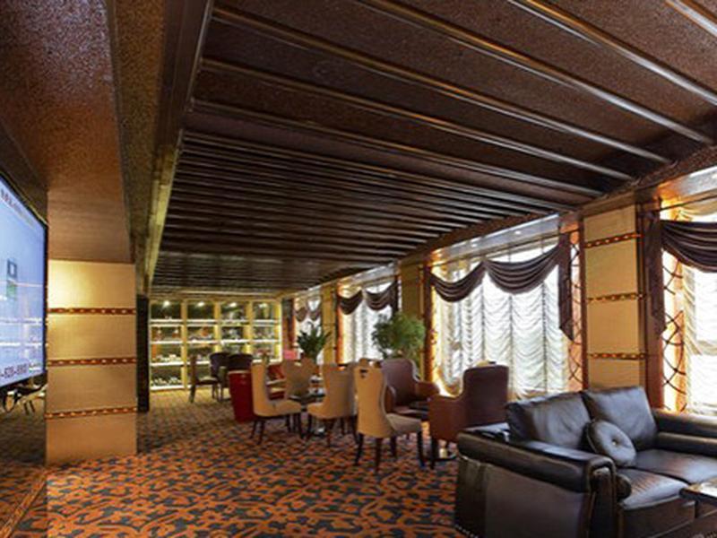 アンバサダー ホテル 写真