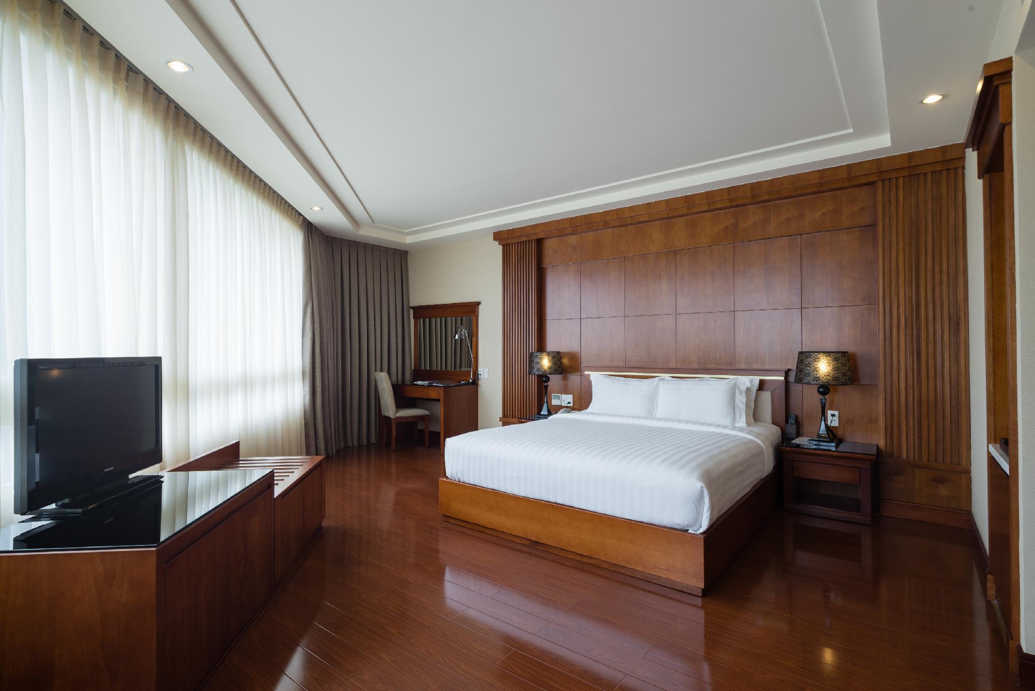 ニャット ハ ロペラ ホテル 写真