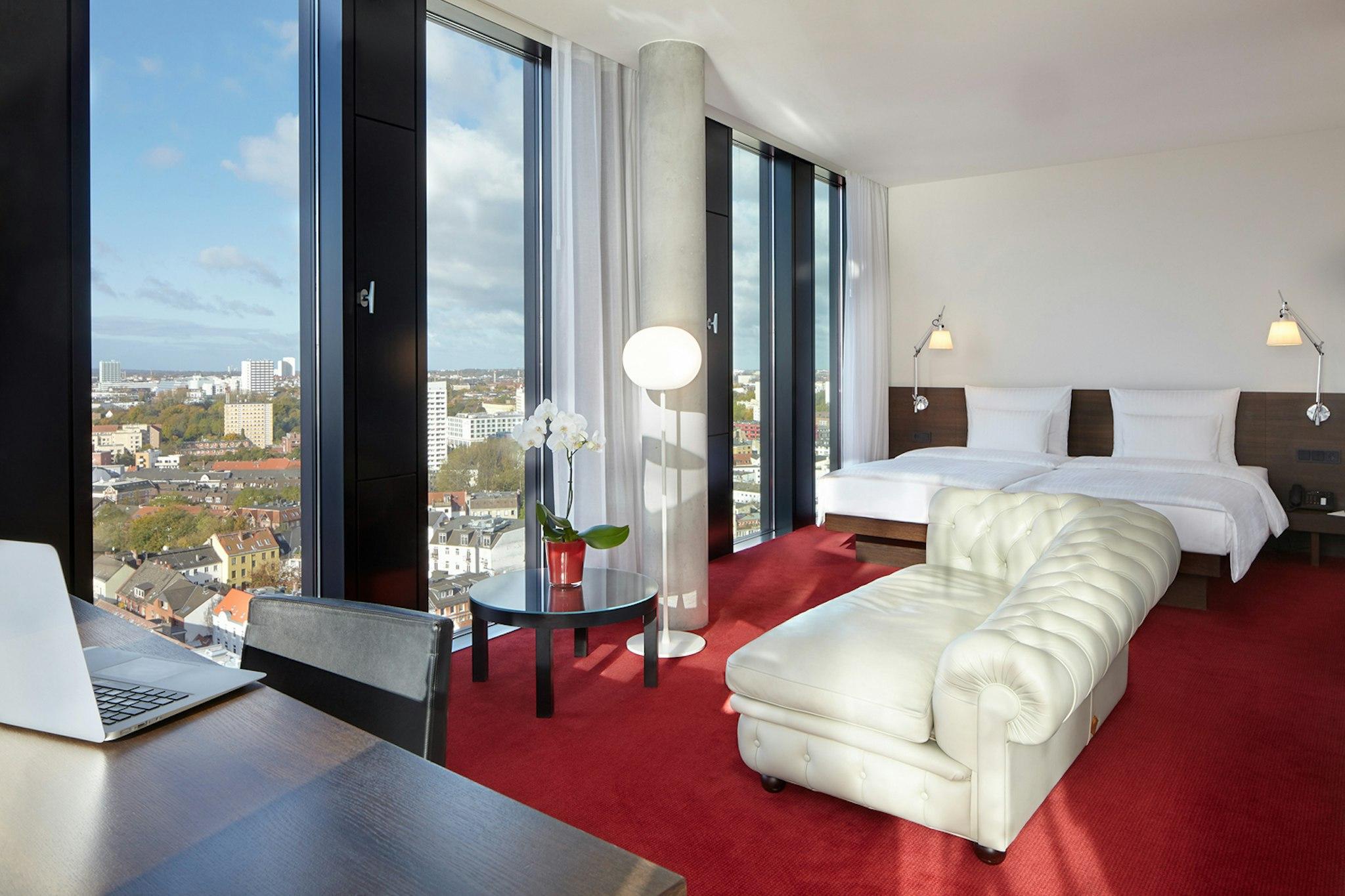 Empire Riverside Hotel 写真