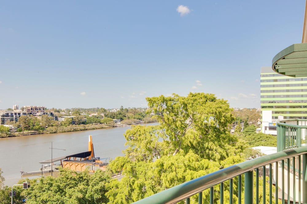 セントラル コスモ アパートメンツ 写真