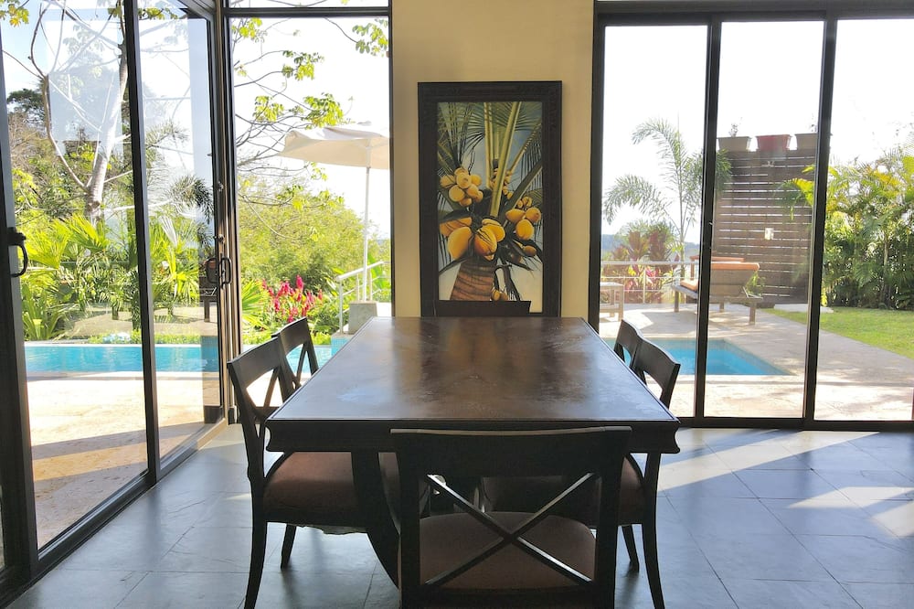 ヴィラズ バイ テコア 写真