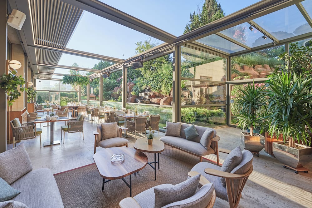 ダブルツリー バイ ヒルトン イスタンブール トゥズラ 写真