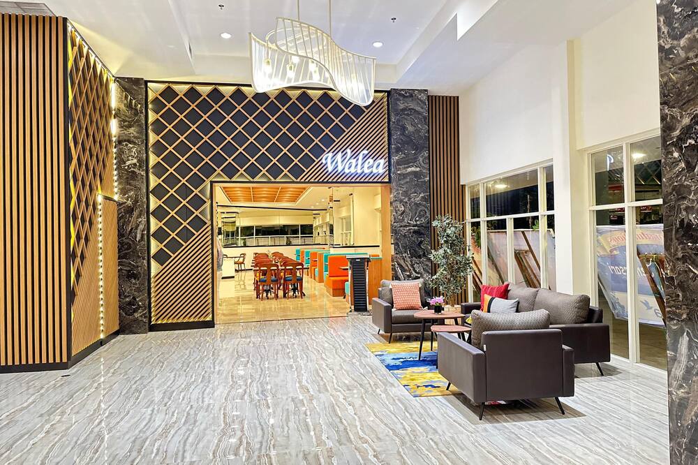 ディプリマホテルジェムルサリスラバヤ 写真