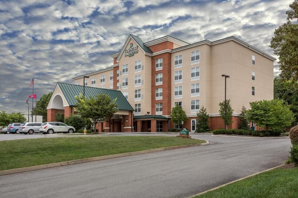カントリー イン & スイーツ バイ ラディソン ノックスビル アット シダー ブラフ テネシー 写真