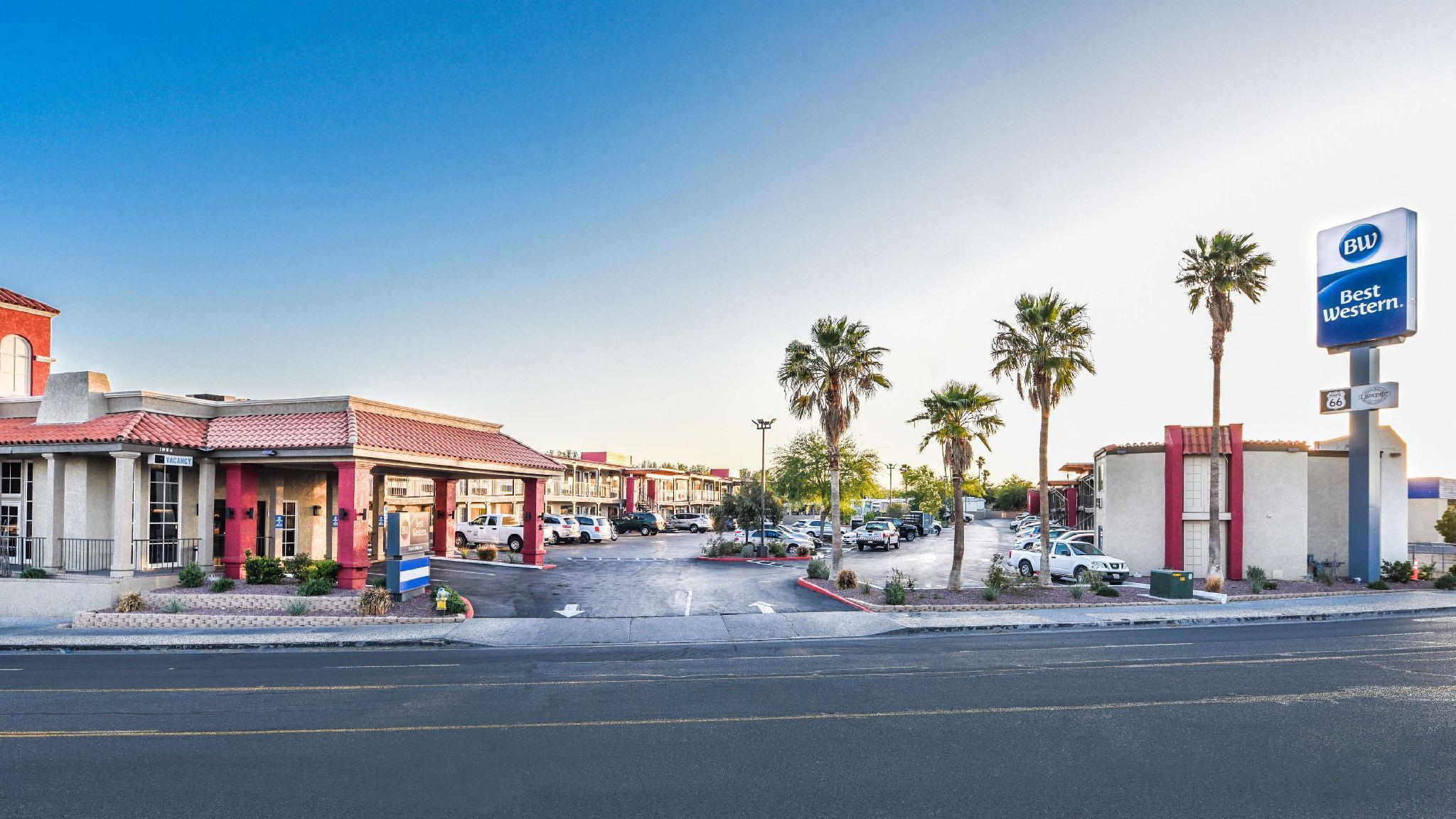 ベストウェスタン デザート ヴィラ イン 写真