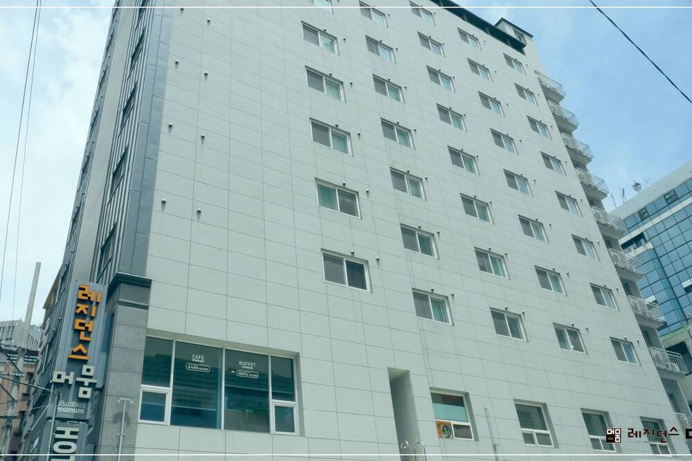 セオミュエン レジデンス モムム ホテル 写真