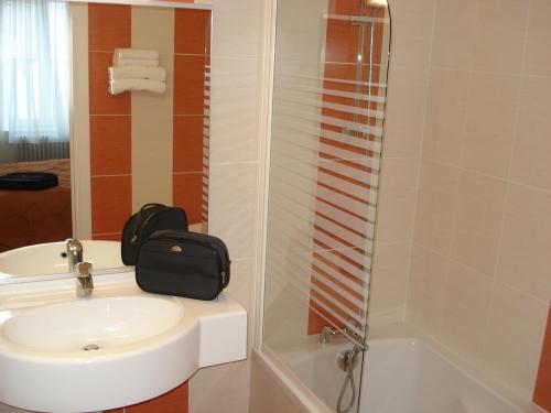 ホテル デュ ルーヴル 写真