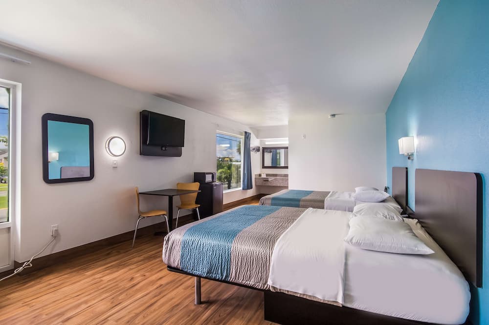 モーテル 6 ペンサコーラ、フロリダ - NAS 写真