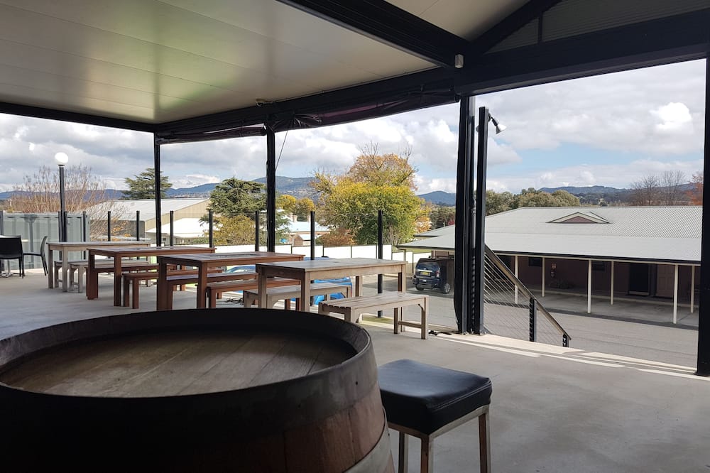 テンターフィールド タバーン アンド モーター イン 写真