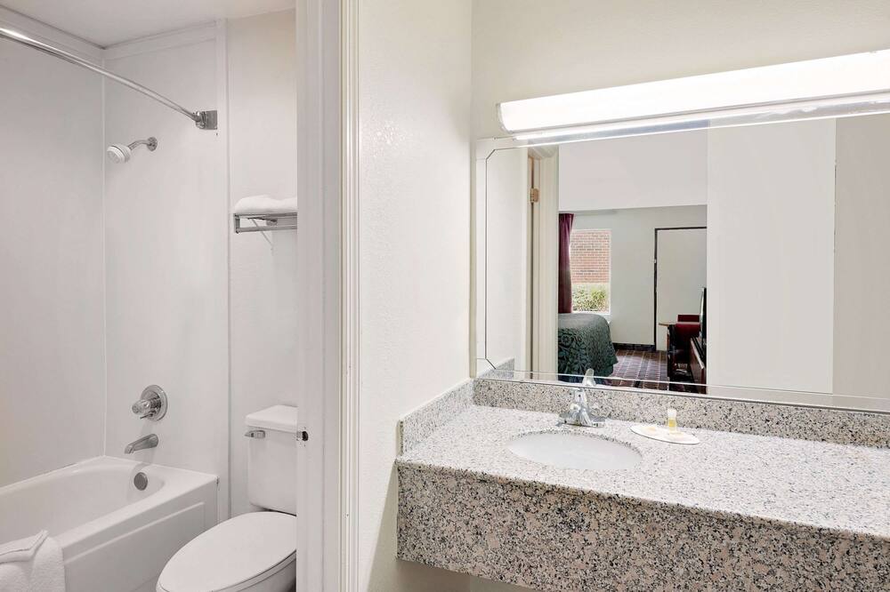 デイズ イン バイ ウィンダム クリーブランド テネシー 写真