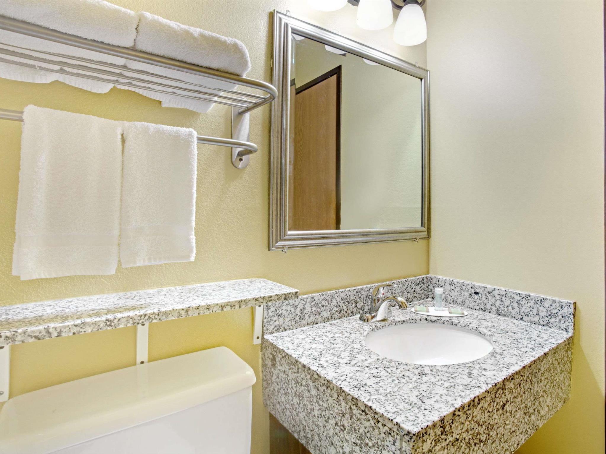 エコノ ロッジ スポッツィルバァニア タウン センター 写真