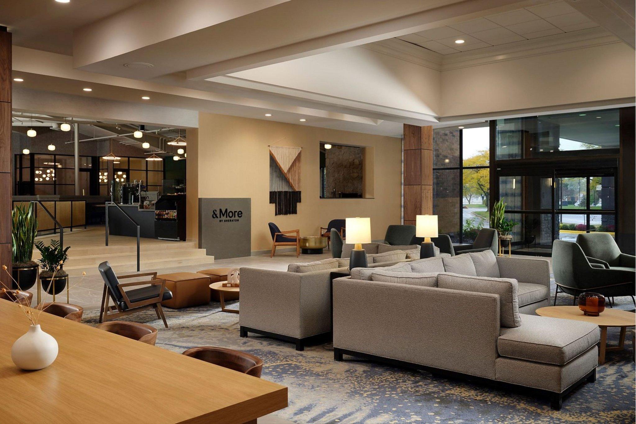 Sheraton Grand Rapids Airport Hotel 写真