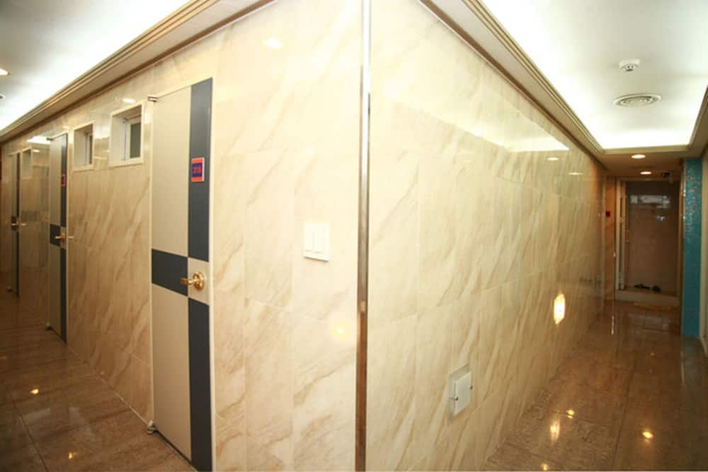 イー - リビングテル - ホステル 写真