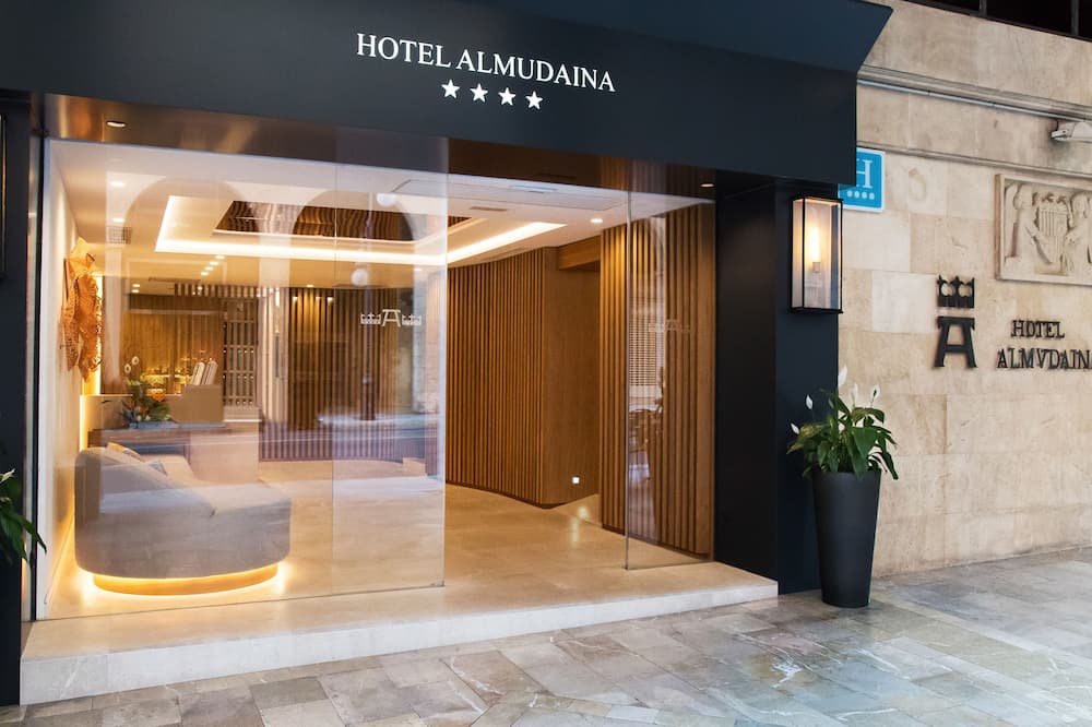 ホテル アルムダイナ 写真