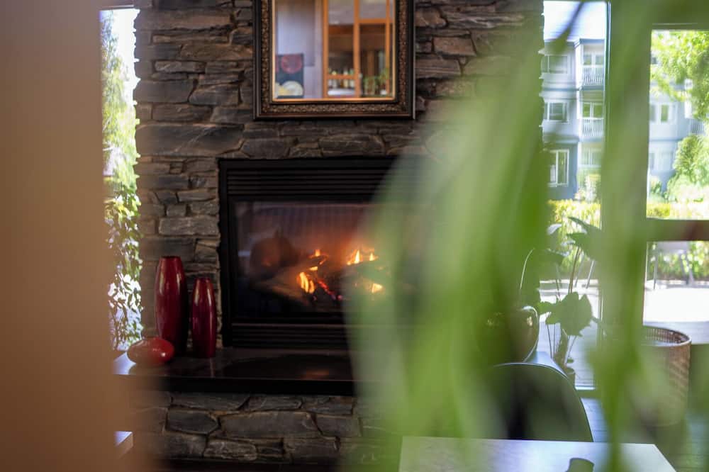 The Oswego Hotel 写真