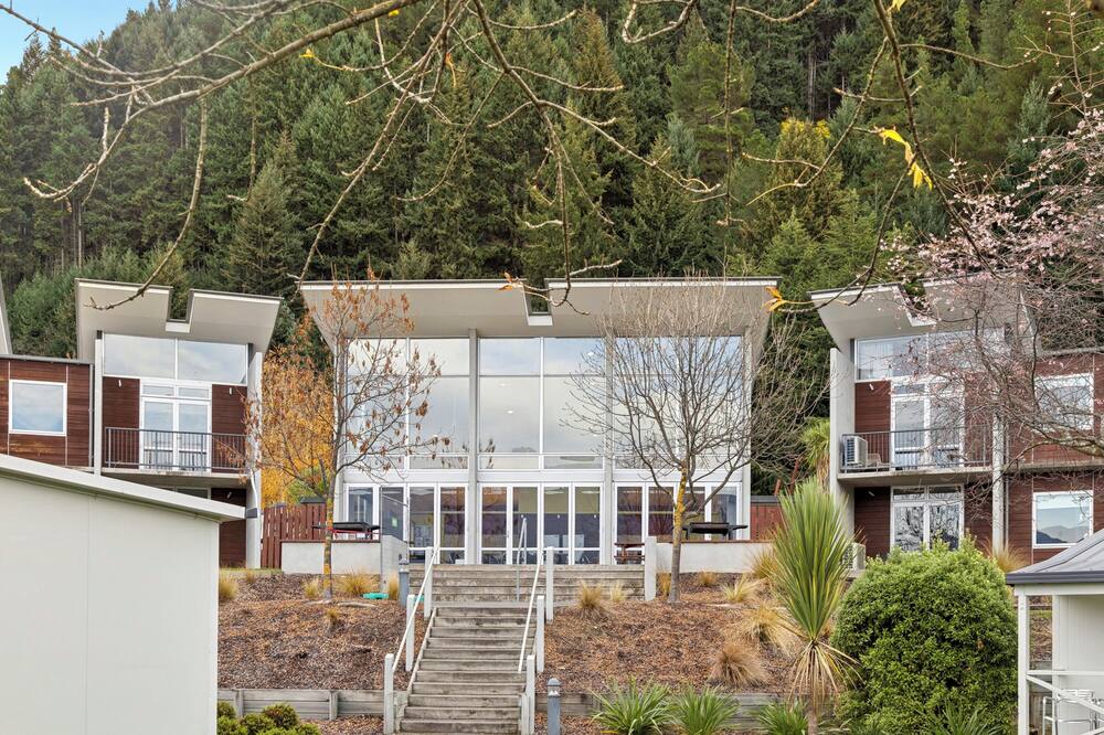 ハンプシャー ホリデー パークス クイーンズタウン レイクビュー 写真