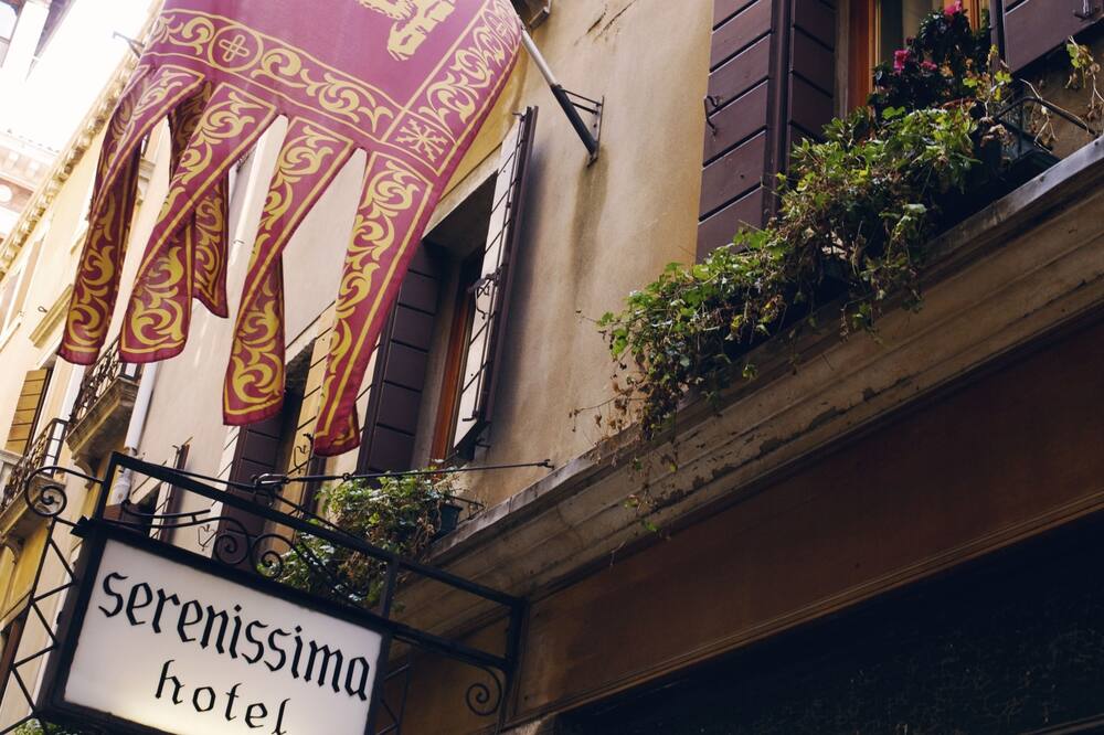 ホテル セレニッシマ 写真