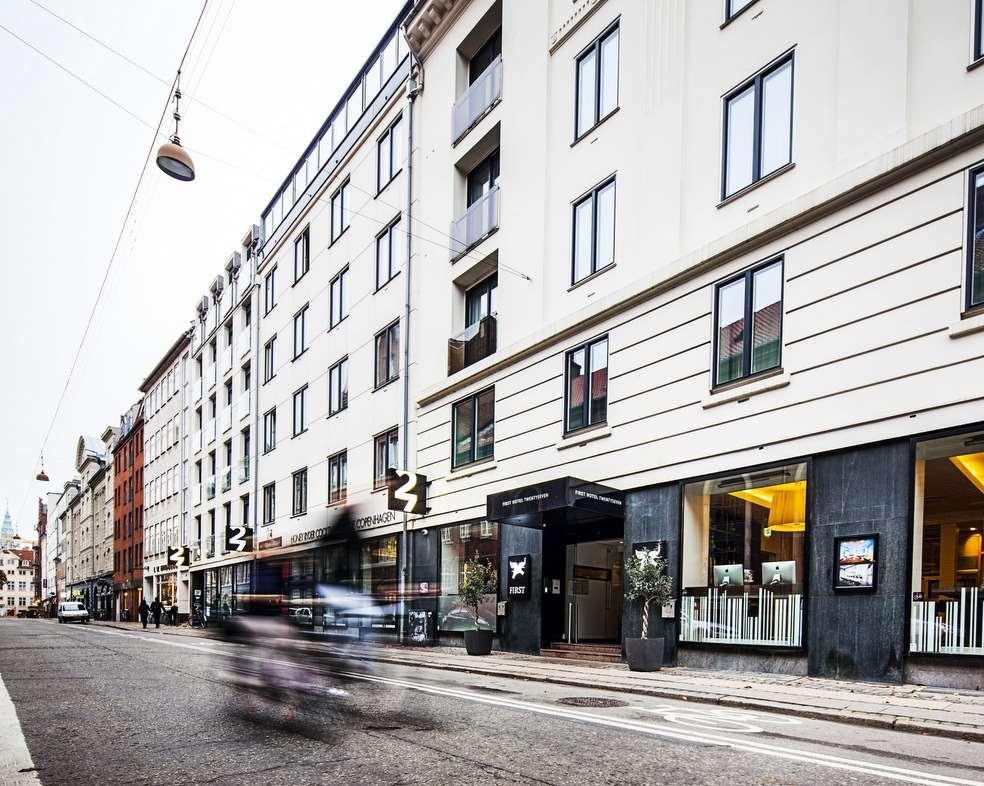 ファースト ホテル トゥウェンティセブン 写真