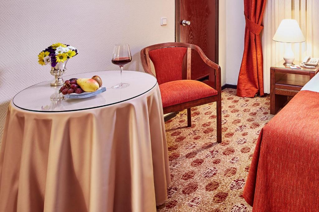 ギュネシュ ホテル メルテル 写真