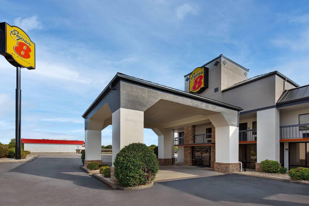 スーパー 8 バイ ウィンダム ブルズ ギャップ グリーンビル エリア 写真