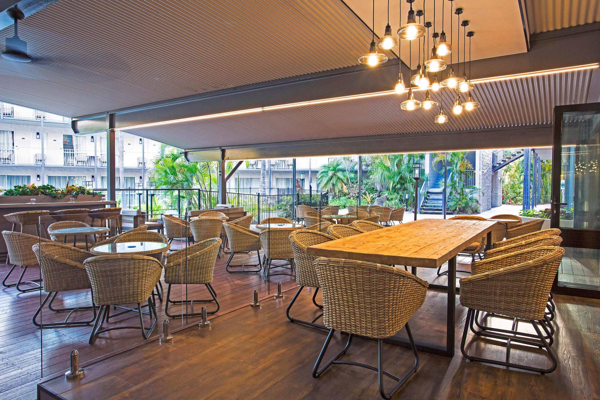 マントラ クラブ クロック エアリー ビーチ 写真