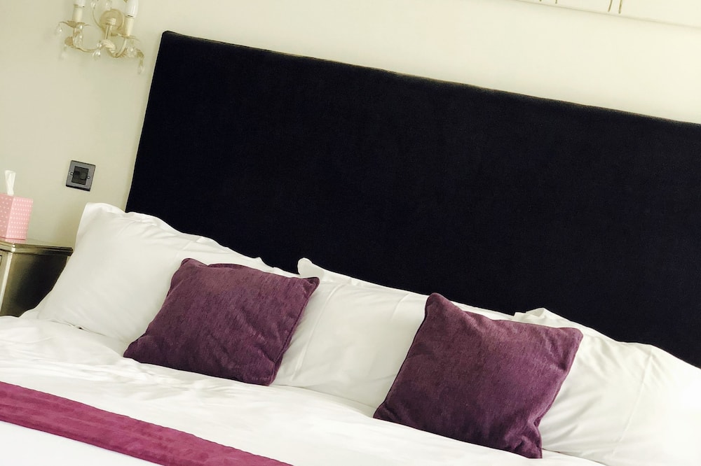 The Ship Leopard Hotel - No Children 写真