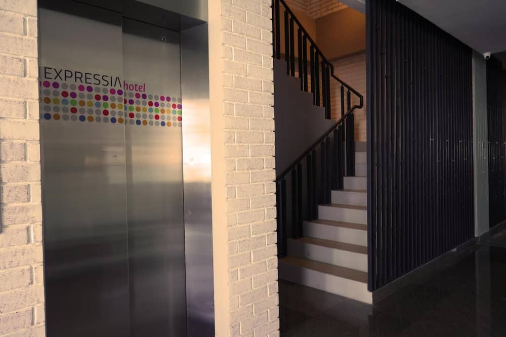 エクスプレシア ホテル マカッサル 写真